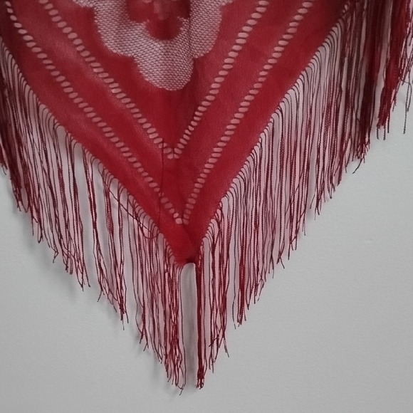 Elegant Red Floral Shawl with Fringe Boho Feminine Girly Cottagecore - Picture 2 of 12
